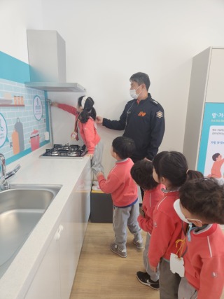 KakaoTalk_20231017_223349247_06.jpg